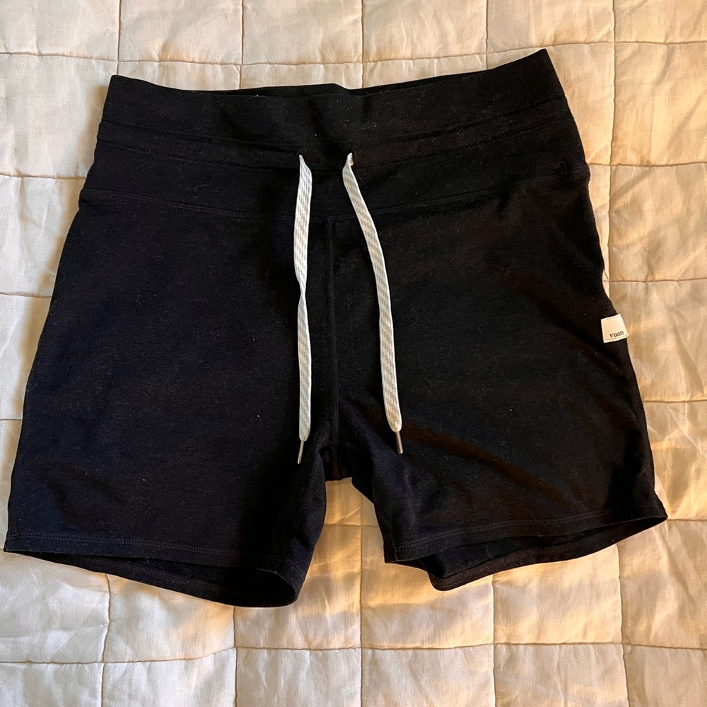 Vuori tie waist shorts, size medium